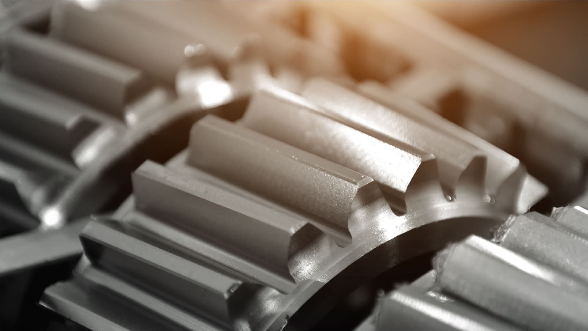 日新テック(株)